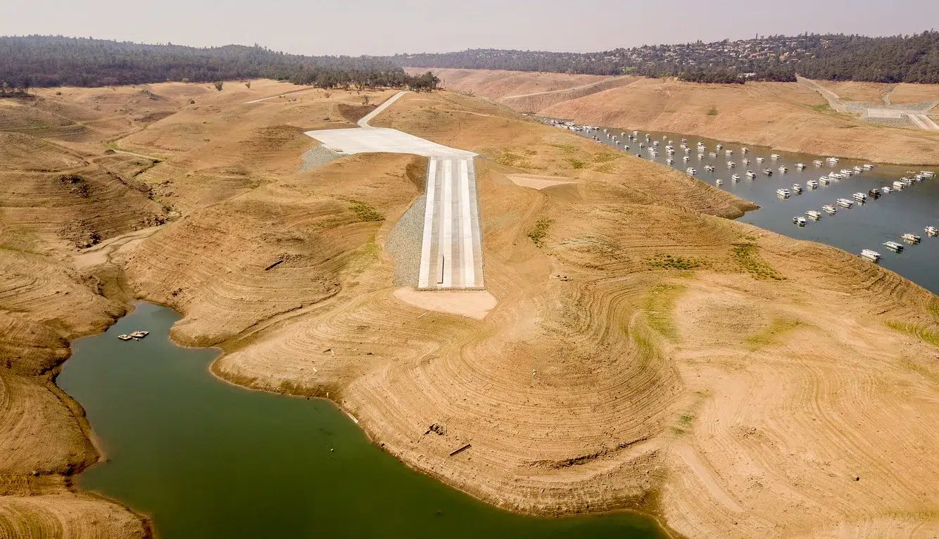 00b4fdf3-422a-4361-83c2-6552f110eee0