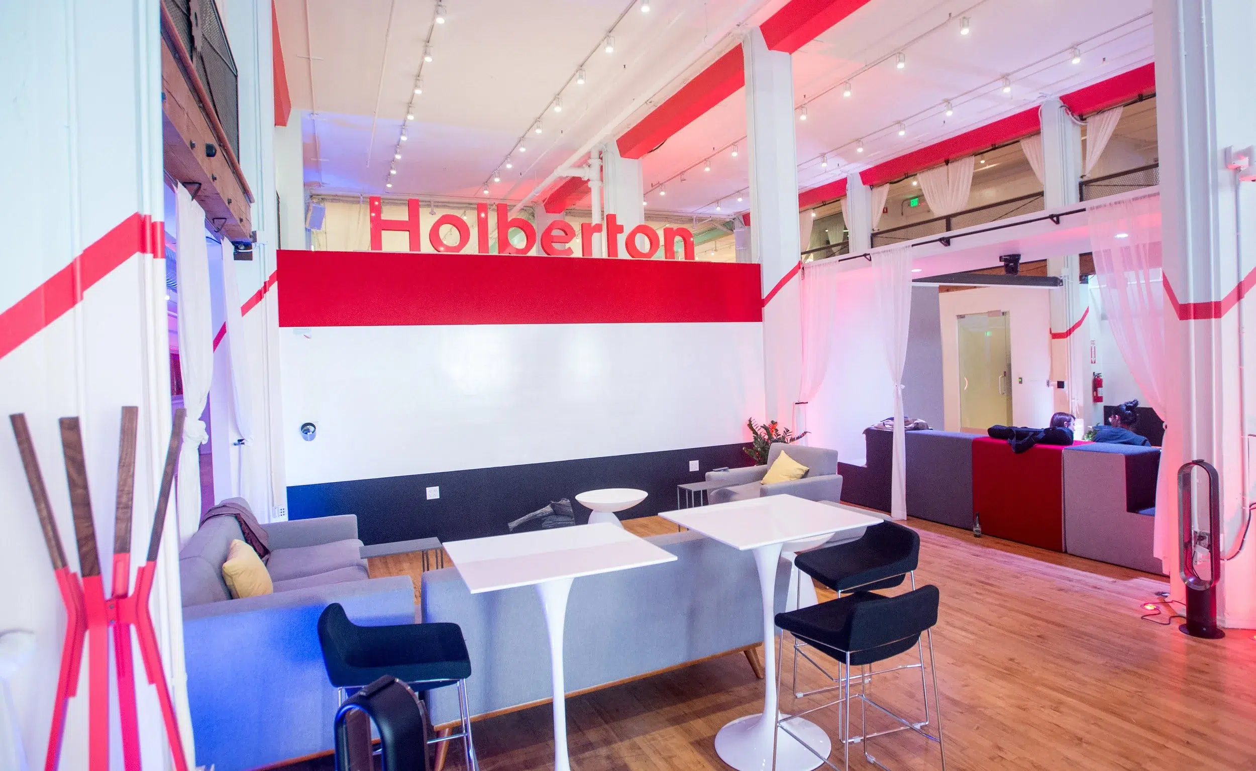 c8919225-65e9-4e68-85ab-dd1370d69fd1