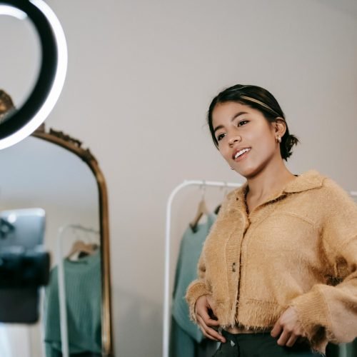 Personal Branding vs. Lifestyle Photography: What’s the Real Difference?